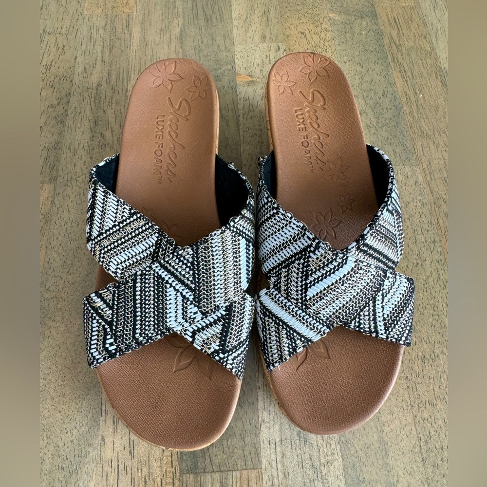 Skechers Luxe foam wedge